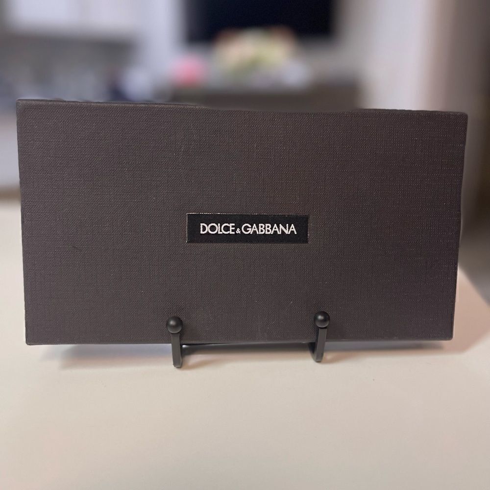 DOLCE & GABBANA Black Dauphine Zip Around Wallet. Calf Skin. Full inclusion. - Picture 9 of 9